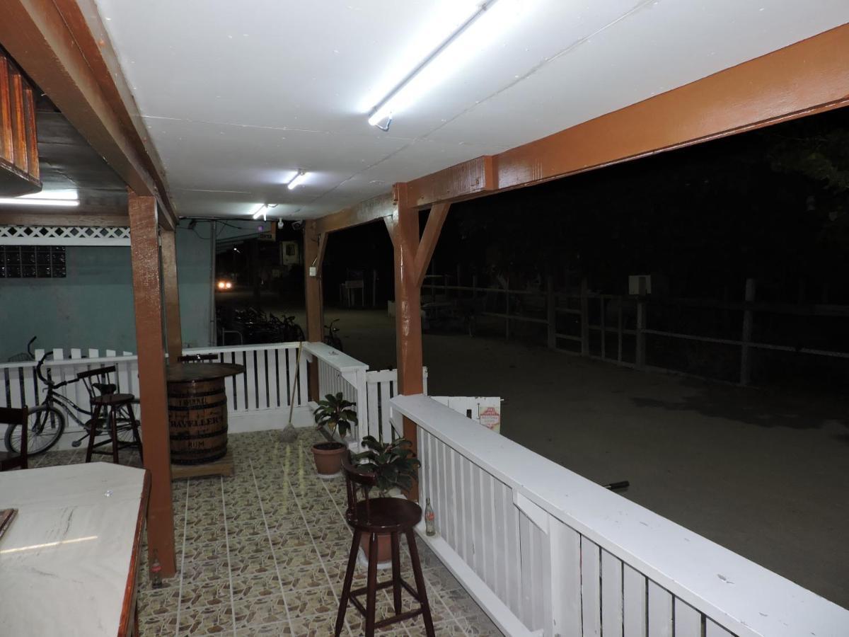 Wild Panther'S Guest House & Hostel Caye Caulker Exterior foto